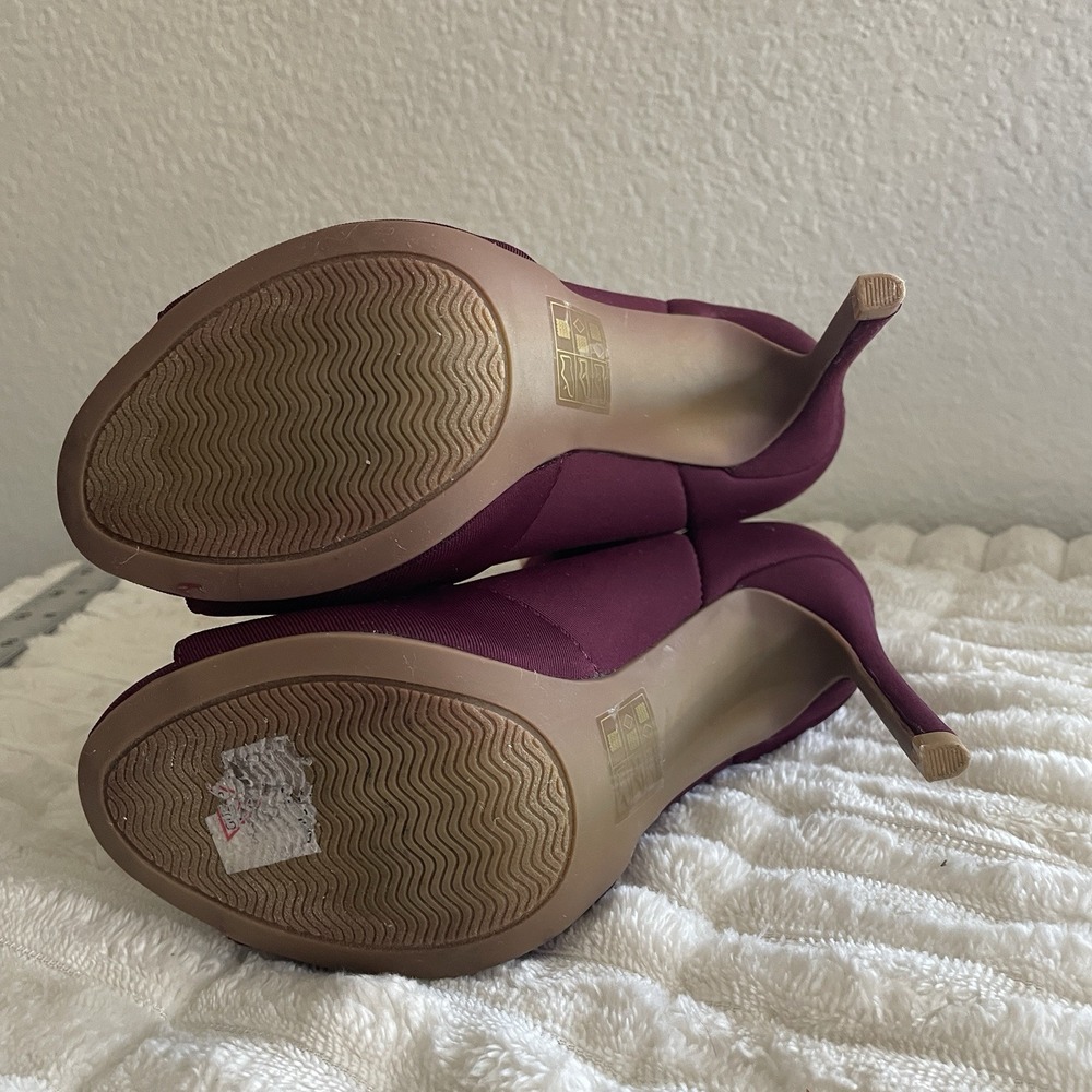 Guess Los Angeles Sz 6 Miranda Purple Heeled Boots with Front Zipper Gold Accent - Picture 9 of 10